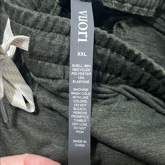 Vuori Olive Sunday Performance Jogger - Picture 8 of 8